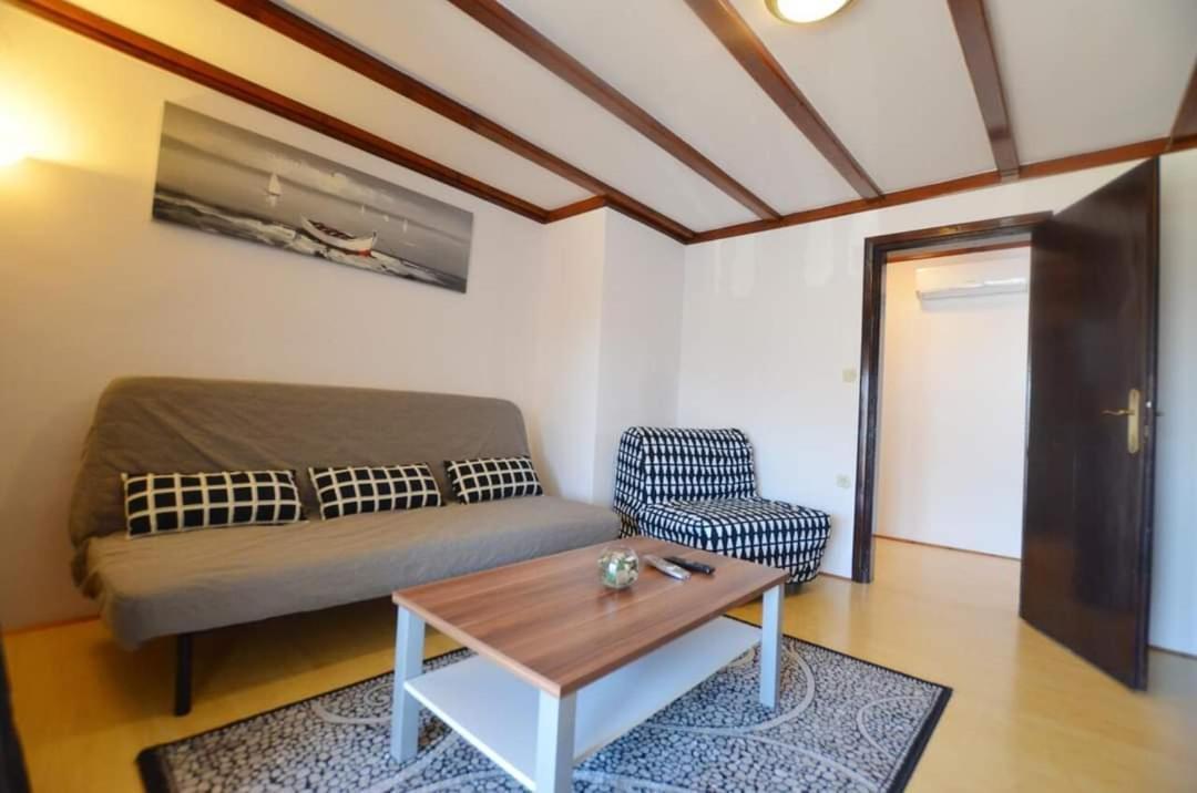 Tony Apartments 로비니 외부 사진
