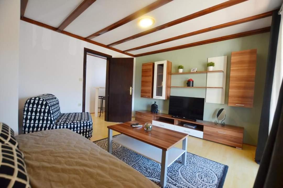 Tony Apartments 로비니 외부 사진