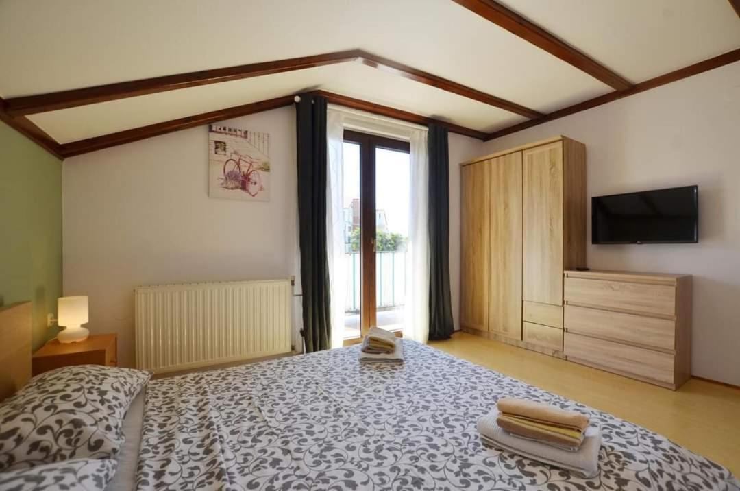 Tony Apartments 로비니 외부 사진