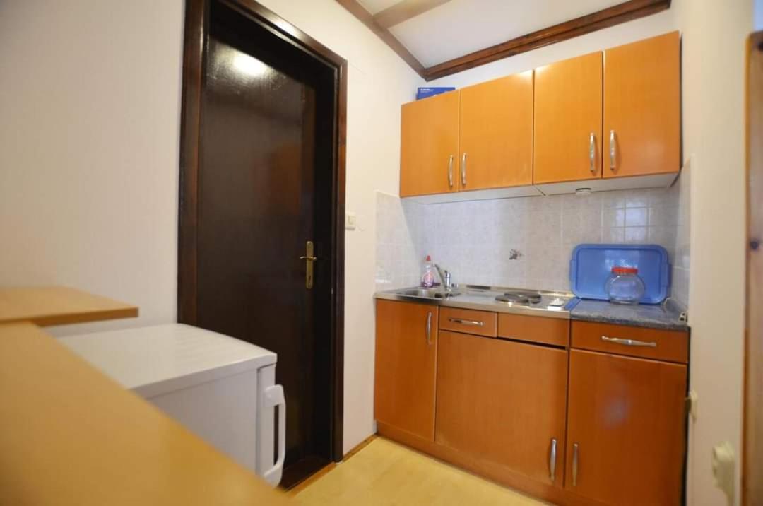 Tony Apartments 로비니 외부 사진