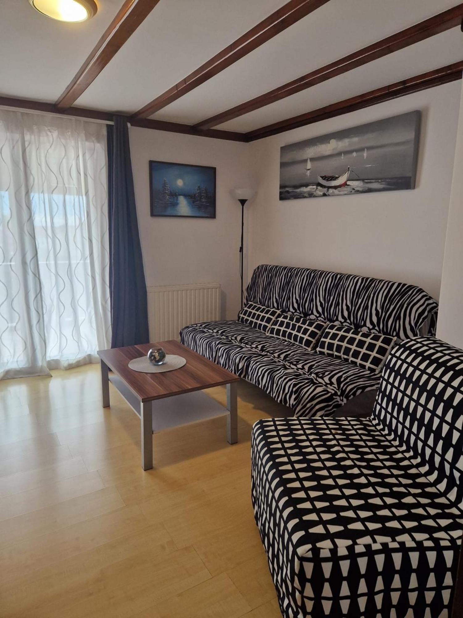 Tony Apartments 로비니 외부 사진